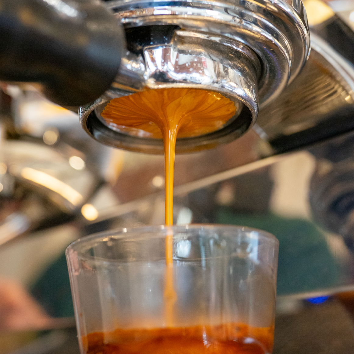 Coffee education class at Mom ’n ’em Coffee in Cincinnati Ohio